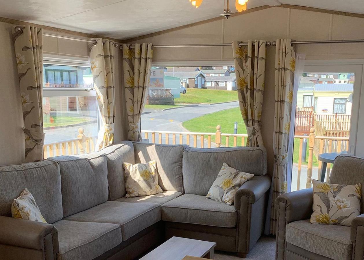 Ocean Heights Holiday Park New Quay  Exterior photo